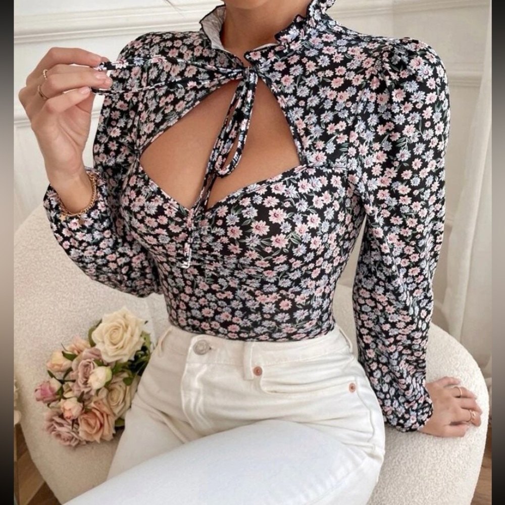 SHEIN Ditsy Floral Cut Out Bodysuit